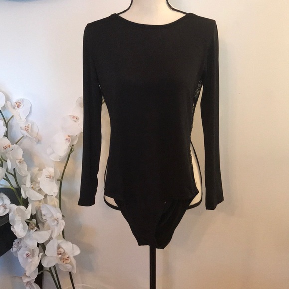 ‼️CLEARANCE‼️ Open Back & Lace Bodysuit - Picture 4 of 5